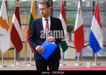 Bruxelles, Belgique. 20 juillet 2023. Le porte-parole de la Commission européenne, Peter STANO, arrive pour une réunion du Conseil des affaires étrangères de l'UE (FAC) au siège de l'UE à Bruxelles, en Belgique, le 20 juillet 2023. Crédit : ALEXANDROS MICHAILIDIS/Alamy Live News Banque D'Images