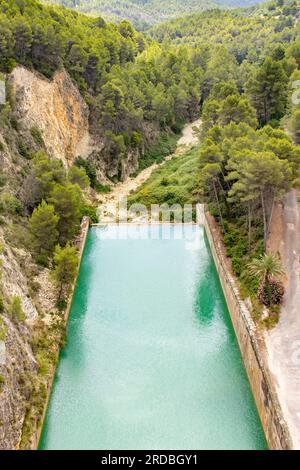 vue depuis le sommet d'un barrage Banque D'Images