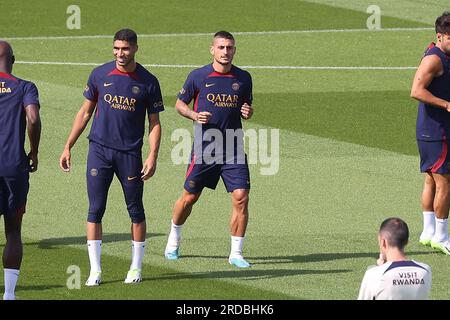 Poissy, France. 20 juillet 2023. Achraf Hakimi, Marco Verratti lors d’une séance d’entraînement au Paris Saint-Germain au Campus PSG, son nouveau terrain d’entraînement et complexe sportif, à Poissy, à l’ouest de Paris, le 20 juillet 2023. Photo de Nasser Berzane/ABACAPRESS.COM crédit : Abaca Press/Alamy Live News Banque D'Images