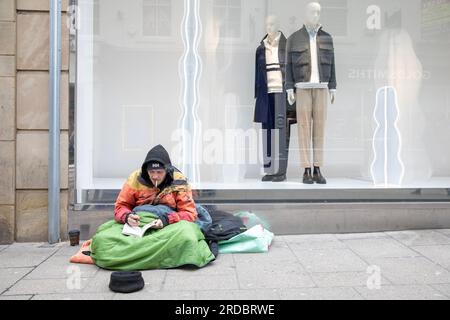 Jamie un dormeur difficile à york. Sans-abri dans les rues de York. Yorkhire, Royaume-Uni. Banque D'Images