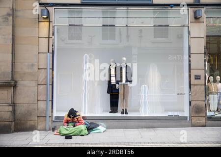 Sans-abri dans les rues de York. Yorkhire, Royaume-Uni. Banque D'Images