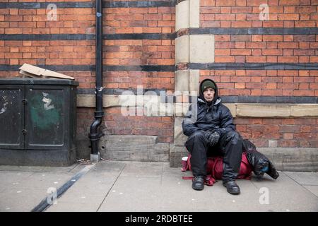 Sans-abri dans les rues de York. Yorkhire, Royaume-Uni. Banque D'Images