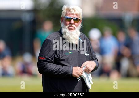 L'américain John Daly se rend au 5e tee lors de la première journée de l'Open au Royal Liverpool, Wirral. Date de la photo : jeudi 20 juillet 2023. Banque D'Images