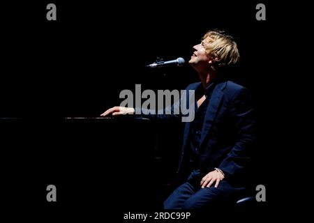 Gardone Riviera, Italie. 19 juillet 2023. Tom Odell concert live à Anfiteatro del Vittoriale à Gardone Riviera Italie juillet 19 2023 (photo Andrea Ripamonti/NurPhoto) crédit : NurPhoto SRL/Alamy Live News Banque D'Images