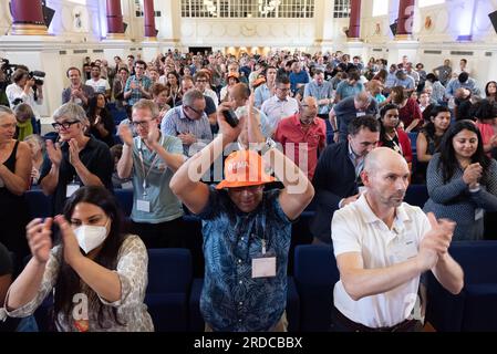 Londres, Royaume-Uni. 20 juillet 2023. Les médecins consultants en grève du NHS organisent un rassemblement à BMA House - siège du syndicat de la British Medical Association - alors qu'ils entament une grève de 48 heures pour exiger une augmentation des salaires supérieure à l'inflation. La grève, du 20 au 22 juillet, est la première des consultants depuis les années 1970 et verra leurs services réduits à la couverture d'urgence seulement. Crédit : Ron Fassbender/Alamy Live News Banque D'Images