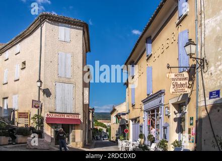 Géographie / voyages, France, Provence, Saint-Saturnin-les-Apt, INFORMATIONS-AUTORISATION-DROITS-SUPPLÉMENTAIRES-NON-DISPONIBLES Banque D'Images