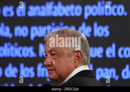 Mexico, Mexique. 19 juillet 2023. 19 juillet 2023, Mexico, Mexique : le président mexicain, Andres Manuel Lopez Obrador, gesticule lors de la conférence d'information quotidienne au Palais national. Le 19 juin 2023 à Mexico, Mexique. (Photo de Carlos Santiago/ crédit : EYEPIX Group/Alamy Live News Banque D'Images