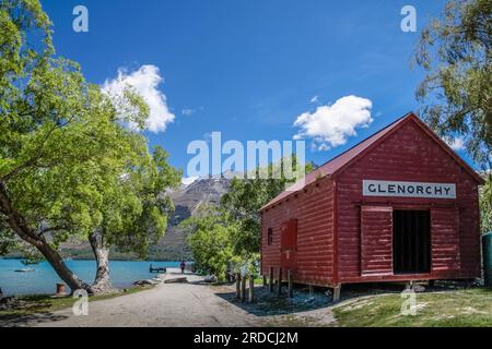 Géographie / voyage, Nouvelle-Zélande, Otega, Glenorchy, maison de bateau à Glenorchy au lac Wakatipu, Otega, INFORMATION-AUTORISATION-DROITS-SUPPLÉMENTAIRES-NON-DISPONIBLE Banque D'Images