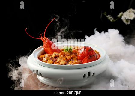 （tofu mapo avec homard ） langouste rocheuse homard Banque D'Images