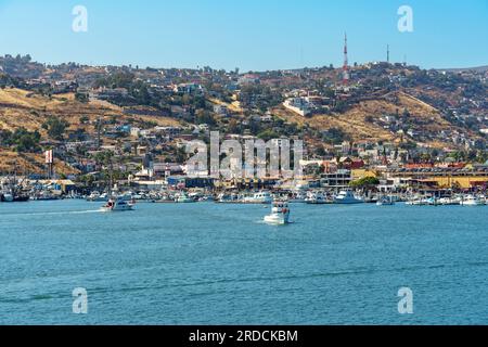 Ensenada, Colombie-Britannique, Mexique – 4 juin 2023 : vue sur la baie et la ville d'Ensenada, Mexique en Basse-Californie. Banque D'Images