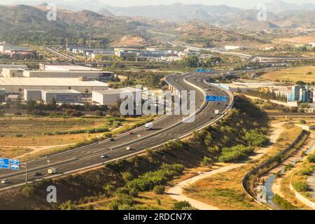 Vue aérienne de l'autoroute A 7 près de Málaga. Banque D'Images