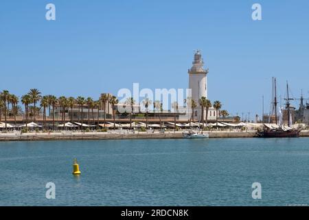 La Farola de Málaga, phare du port de Malaga, Espagne. Banque D'Images