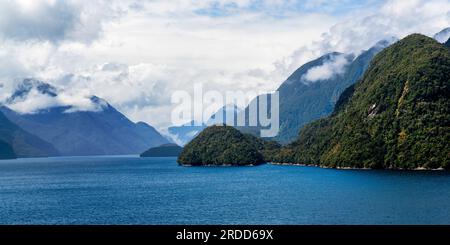 Dusky Sound, Tamatea, l'un des fjords les plus complexes, parc national de Fiordland, île du Sud, Nouvelle-Zélande Banque D'Images