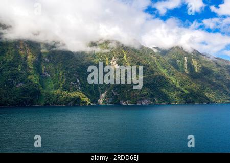 Dusky Sound, Tamatea, l'un des fjords les plus complexes, parc national de Fiordland, île du Sud, Nouvelle-Zélande Banque D'Images