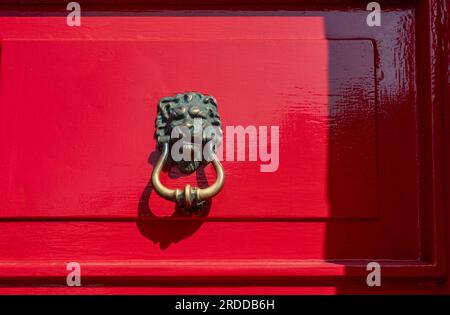 Frappe de porte de tête de lion dans Chinatown Liverpool Banque D'Images