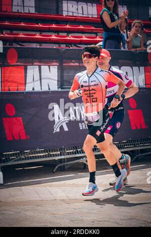 Gurutze Frades remporte l'Ironman de Vitoria-Gasteiz 2023. Banque D'Images