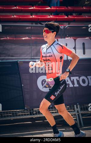 Gurutze Frades remporte l'Ironman de Vitoria-Gasteiz 2023. Banque D'Images