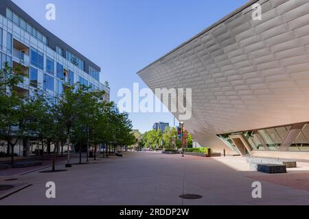 Colorado, 28 MAI 2023 - vue extérieure ensoleillée du Denver Art Museum Banque D'Images