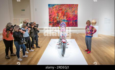 Royal Scottish Academy, National Galleries of, Royaume-Uni. 20 juillet 2023. Edimbourg. Sir Grayson Perry, photographié alors que son exposition Smash Hits débute à la Royal Scottish Academy au Mound à Édimbourg, en Écosse. La plus grande exposition jamais consacrée au travail de Sir Grayson Perry, couvrant ses 40 ans de carrière. Crédit photo : phil wilkinson/Alamy Live News Banque D'Images