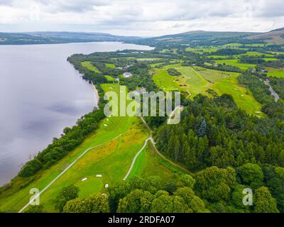 Vue aérienne du parcours de golf Carrick à Cameron House, Loch Lomond, Argyll et Bute, Écosse, Royaume-Uni Banque D'Images