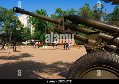 Chars dans le parc Panfilov, mémorial de la gloire, Kazakhstan, garde Panfilov 28, garde Panfilov 28, Almaty, Kazakhstan Banque D'Images