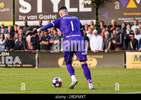 Sint Willebrord, pays-Bas. 19 juillet 2023. Le gardien Etienne Vaessen du RKC Waalwijk lors du match amical de pré-saison entre NAC Breda et RKC Waalwijk au Sportpark de Gagelrijzen le 19 juillet 2023 à Sint Willebrord, pays-Bas (photo Gabriel Calvino Alonso/ Orange Pictures) crédit : Orange pics BV/Alamy Live News Banque D'Images