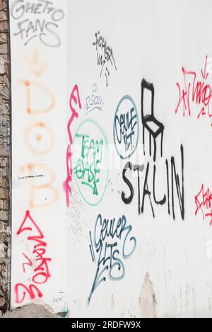 Mur de maison blanc coloré daubed, Allemagne Banque D'Images