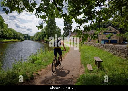 Cycliste sur le sentier Pennine Trans Banque D'Images