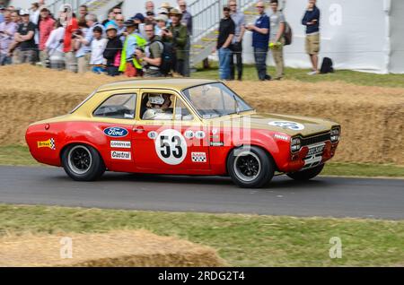 Ford Escort Mk1 course de voiture en haut de la colline au Goodwood Festival of Speed. XOO 349F, vainqueur du championnat de voitures de berline britannique 1968 Banque D'Images