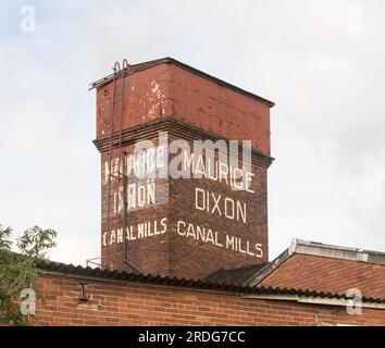 Maurice Dixon Canal Mills un château d'eau d'usine textile, Leeds, Angleterre, Royaume-Uni Banque D'Images