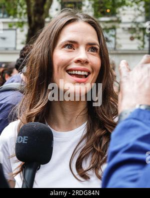 Londres, Royaume-Uni. 21 juillet 2023. Hayley Atwell. ROYAUME-UNI Actors Union Equity organise un rassemblement à Leicester Square à Londres (ainsi qu'à Manchester) aujourd'hui en soutien à la grève SAG-AFTRA. Beaucoup de gens de l'industrie du divertissement, y compris plusieurs visages bien connus, se sont présentés pour l'événement. Crédit : Imageplotter/Alamy Live News Banque D'Images