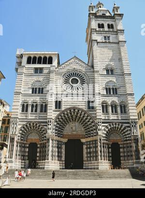 La cathédrale de San Lorenzo est le lieu de culte catholique le plus important de la ville de Gênes. Il a été consacré au saint en 1118 Banque D'Images