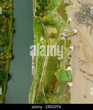 Les épaves de Purton ou les péniches de cimetière de bateaux se sont échouées pendant une longue période pour protéger la rivière Severn et les rives du canal Gloucester et Sharpness Banque D'Images