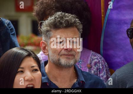 Londres, Royaume-Uni. 21 juillet 2023. L'acteur Andy Serkis montre son soutien en tant que syndicat des arts de la scène et des industries du divertissement Equity organise un rassemblement à Leicester Square en solidarité avec la grève SAG-AFTRA. Crédit : Vuk Valcic/Alamy Live News Banque D'Images