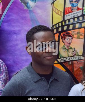 Londres, Royaume-Uni. 21 juillet 2023. L'acteur David Oyelowo montre son soutien en tant que syndicat des arts de la scène et des industries du divertissement Equity organise un rassemblement à Leicester Square en solidarité avec la grève SAG-AFTRA. Crédit : Vuk Valcic/Alamy Live News Banque D'Images