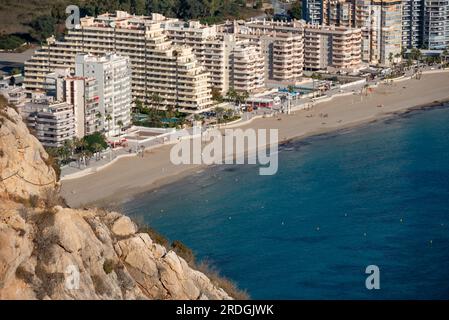 Plage de Fossa, village de Calpe, Costa Blanca, Espagne Banque D'Images