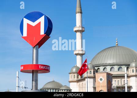 Une photo de la station de métro Taksim. Banque D'Images