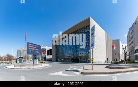 Une photo du Centre culturel Ataturk, à Istanbul. Banque D'Images