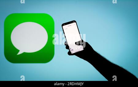 L'application Apple iMessage et le logo sont vus dans cette illustration photo le 21 juillet 2023 à Varsovie, Pologne. Banque D'Images