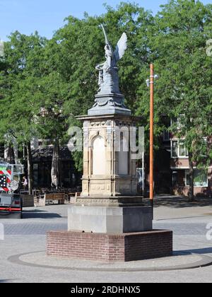 Spoorwegmonument (le monument ferroviaire) est une sculpture du 19e siècle située dans la ville néerlandaise de Nimègue - Nimègue, aux pays-Bas Banque D'Images