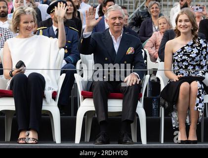 Bruxelles, Belgique. 21 juillet 2023. La Reine Mathilde de Belgique, le Roi Philippe - Filip de Belgique et la Princesse héritière Elisabeth assistent au concert et feu d'artifice spectacle 'Belgium Celebrates - Belgie viert FEEST - la Belgique fait la FETE', au Parc du Cinquantenaire - Jubelpark, le soir de la Fête nationale belge, à Bruxelles, Vendredi 21 juillet 2023. BELGA PHOTO BENOIT DOPPAGNE crédit : Belga News Agency/Alamy Live News Banque D'Images