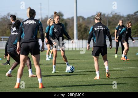 Tuggerah, Australie. 22 juillet 2023. Football : coupe du monde, femmes, entraînement Allemagne : Felicitas Rauch (M) s'entraîne. Crédit : Sebastian Gollnow/dpa/Alamy Live News Banque D'Images