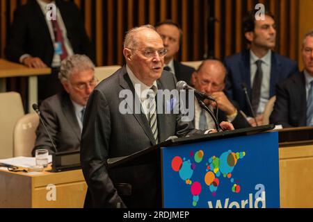 New York, États-Unis. 21 juillet 2023. Anthony Kennedy, ancien juge de la Cour suprême, prend la parole lors du Congrès mondial de droit au siège de l'ONU à New York. Au cours de la cérémonie, la Commission européenne a reçu le World Peace & Liberty Award. Le prix est considéré comme le prix Nobel de droit. (Photo de Lev Radin/Pacific Press) crédit : Pacific Press Media production Corp./Alamy Live News Banque D'Images