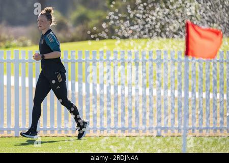 Tuggerah, Australie. 22 juillet 2023. Football : coupe du monde, femmes, entraînement Allemagne : Marina Hegering se réchauffe. Crédit : Sebastian Gollnow/dpa/Alamy Live News Banque D'Images