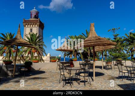 Beau phare de Cap Spartel près de Tanger ville et Gibraltar, le Maroc en Afrique Banque D'Images