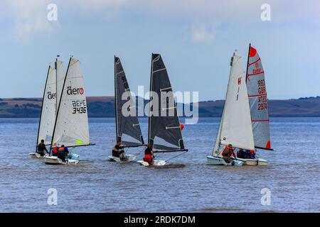 Tous ensemble attendent le départ de la course Banque D'Images