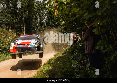 Tartu, Estonie - 22/07/2023, Tartu, Estonie. 22 juillet 2023. 18 Takamoto KATSUTA (JPN), Aaron JOHNSTON (IRL), TOYOTA GAZOO RACING WRT, TOYOTA GR Yaris Rally1 Hybrid, WRC, action lors du Rallye Estonia 2023, 8e manche du Championnat du monde des voitures de rallye WRC 2023, du 20 au 23 juillet 2023 à Tartu, Estonie - photo Nikos Katikis/DPPI crédit: DPPI Media/Alamy Live News Banque D'Images