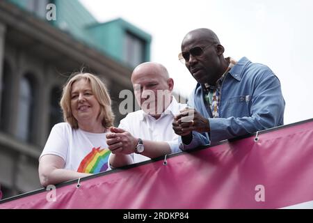 Berlin, Allemagne. 22 juillet 2023. 45e manifestation Christopher Street Day à Berlin, Allemagne. Le président du Bundestag, Baerbel Bas, le maire de Berlin, Kai Wegner, et le sénateur de la Culture de Berlin, Joe Chialo, assistent à la 45e manifestation de la Christopher Street Day (CSD) Berlin Pride, à Berlin Banque D'Images