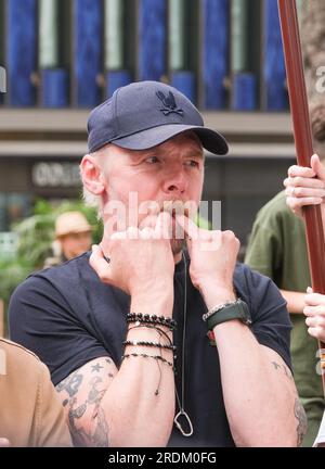 L’acteur Simon Pegg au rassemblement Equity Union, Londres, en solidarité avec les acteurs SAG-AFTRA en grève en Amérique, pour une rémunération équitable et des paiements résiduels. Banque D'Images