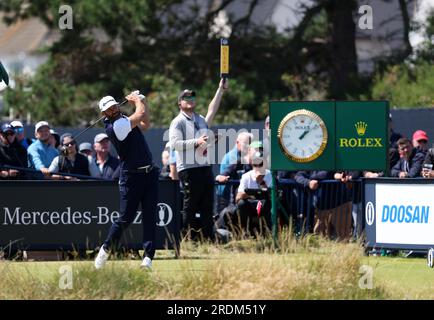 21 juillet 2023 ; Royal Liverpool Golf Club, Hoylake, Merseyside, Angleterre : l'Open Championship Round 2 ; Dustin Johnson (USA) au 18e tee Banque D'Images